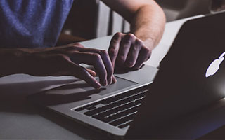 开云下载-印尼羽毛球队爆冷击败丹麦队，陶菲克打破历史纪录